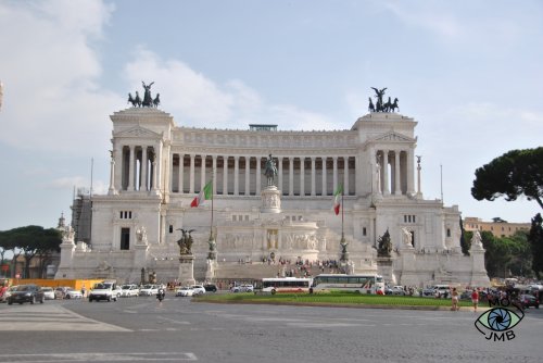 MONUMENTO A VICTOR MANUEL II