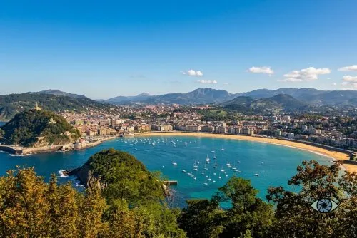 VISTA PANORÁMICA DE LA BAHÍA DE LA CONCHA EN SAN SEBASTIÁN