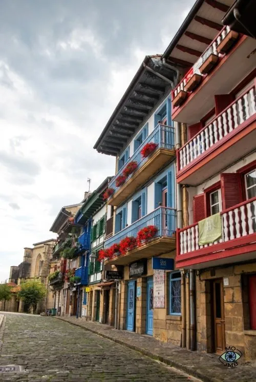 TÍPICAS CASAS DEL CASCO ANTIGUO DE HONDARRIBIA