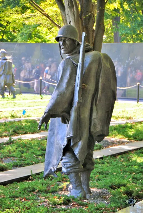 ESTATUA DEL MONUMENTO A LOS VETERANOS DE LA GUERRA DE COREA